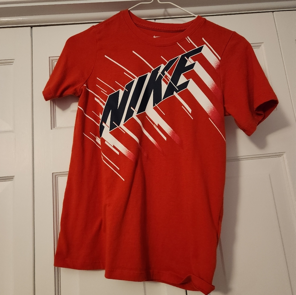 Nike boys red t-shirt. Medium